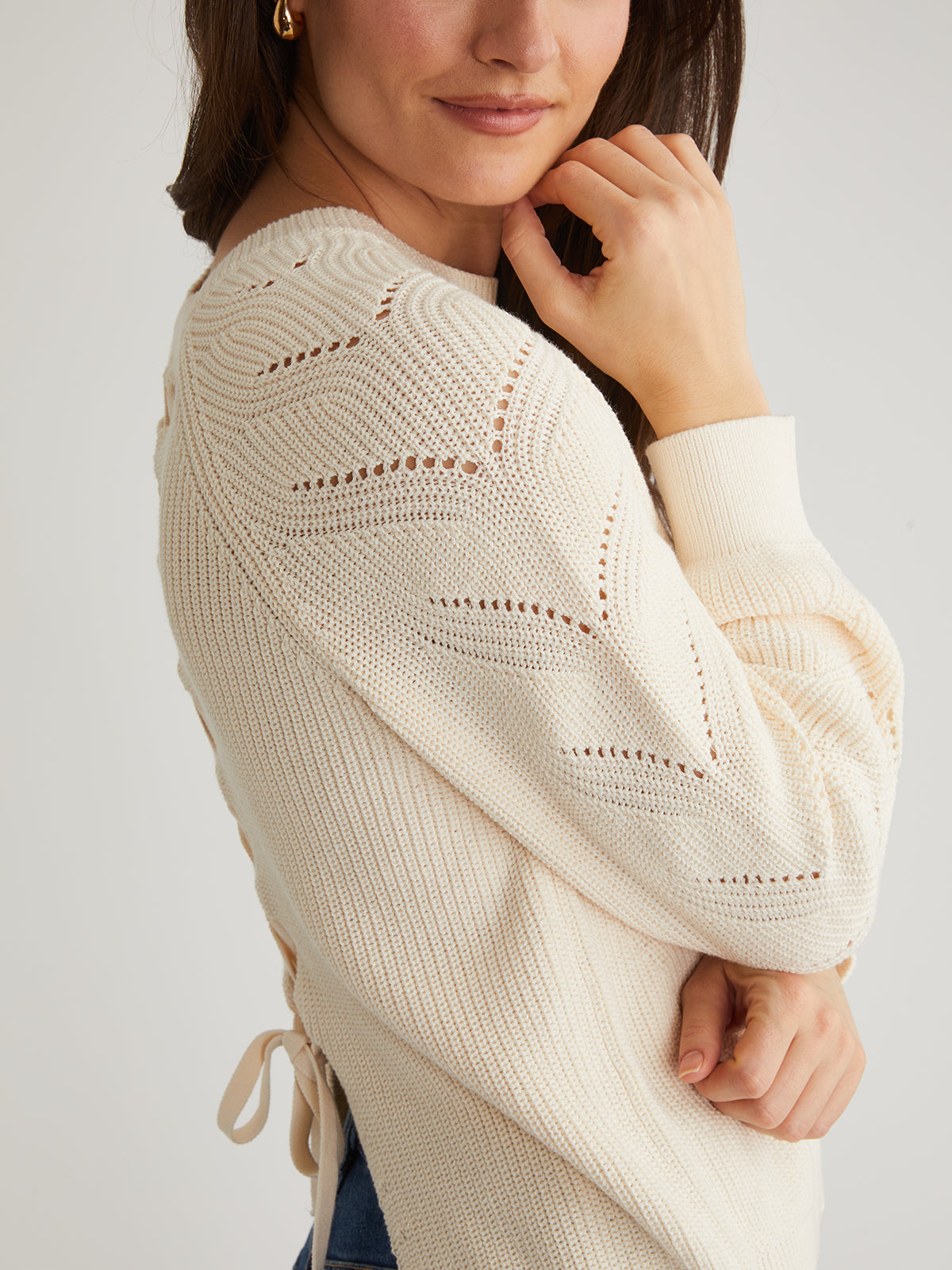 Phoebe: 100% Cotton Lace Back Raglan Pullover