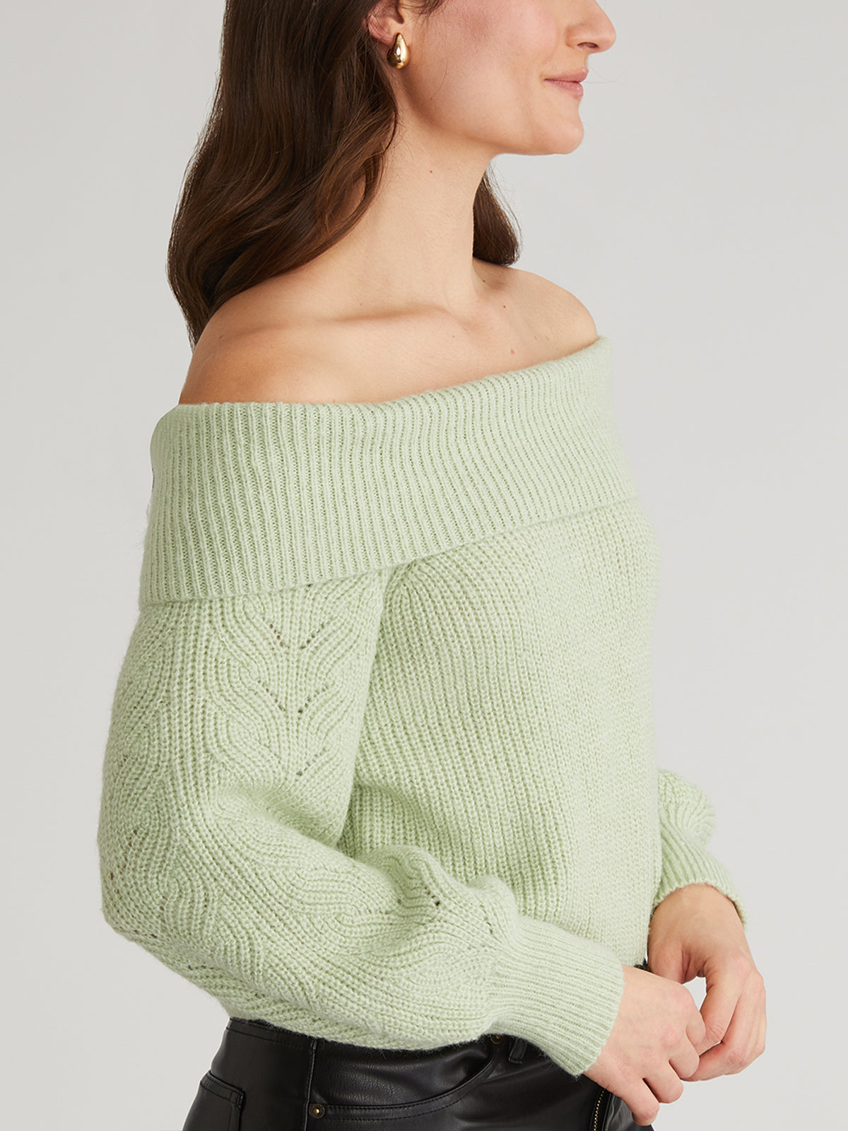 Marisa: Relaxed Off Shoulder Pullover