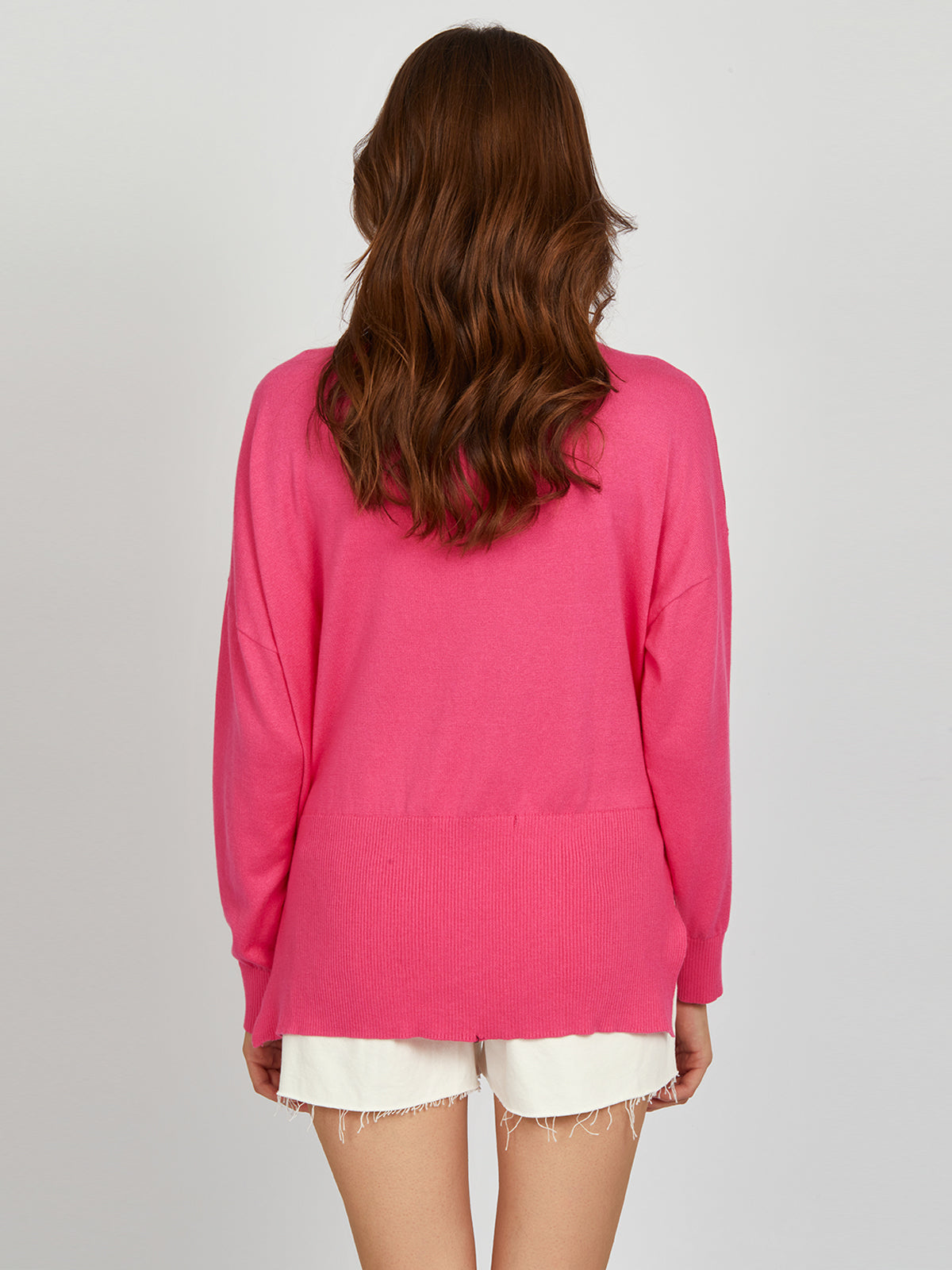 Noor: Oversized V-Neck Pullover